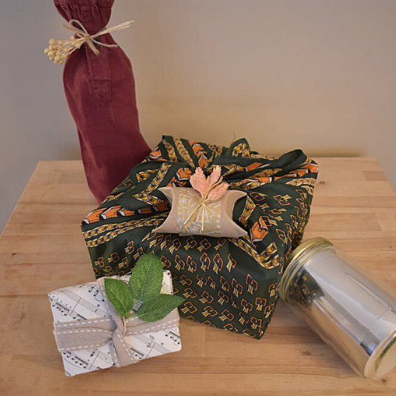 Cheap Diy and recycled gift wrapping ideas
